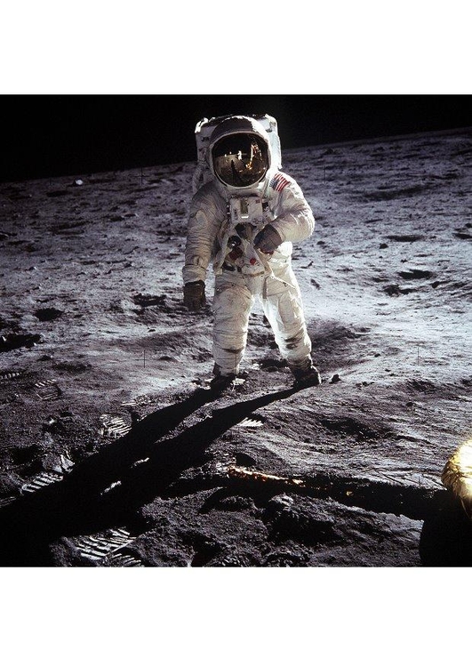 Foto astronauta na lua