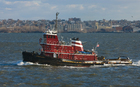 Fotos barco rebocador no porto de Nova Iorque 