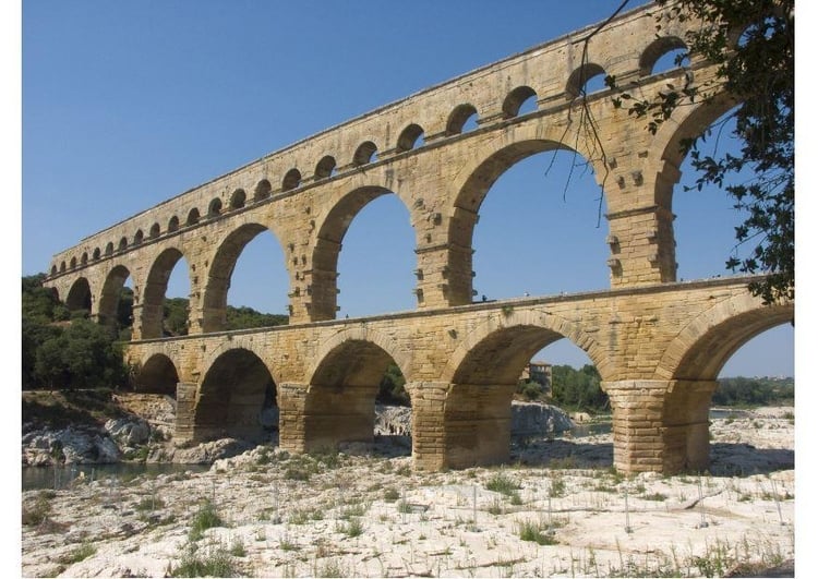 Foto aqueduto romano de Nimes, FranÃ§a