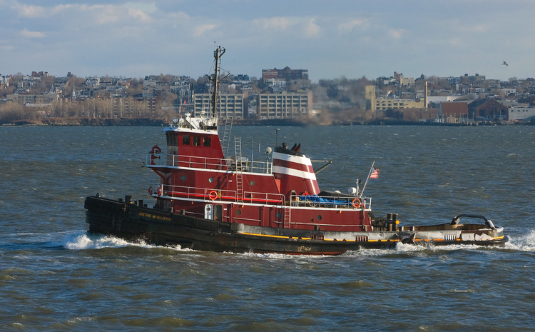 Foto barco rebocador no porto de Nova Iorque 