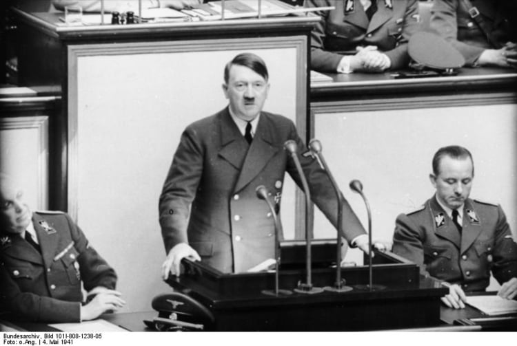 Foto Berlin - Reichstag - discurso de Hitler (2)