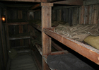 Fotos dormitório em refúgio subterrâneo 