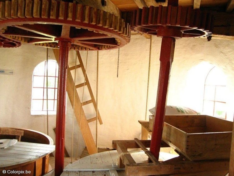 Foto interior do moinho