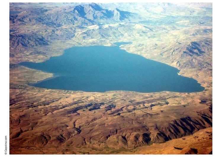 Foto lago no deserto