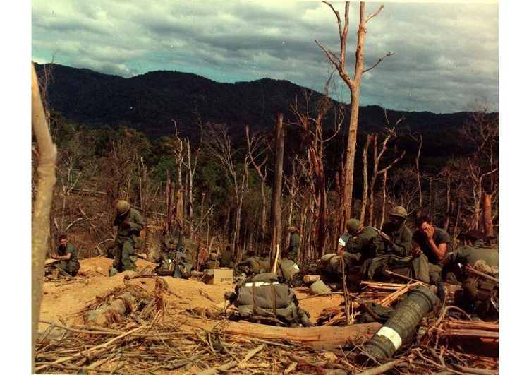 Foto muro da guerra do Vietnam 530