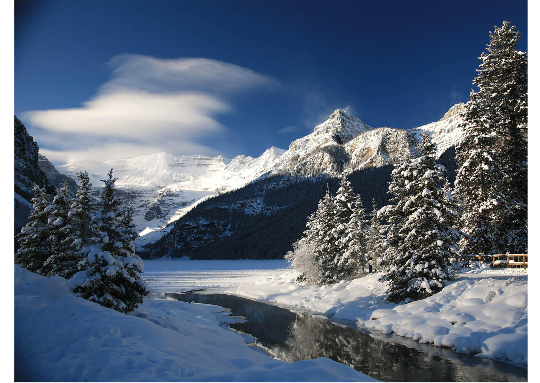 Foto paisagem de neve nas montanhas