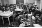 Polônia - gueto de Varsóvia - sala de costura (2)