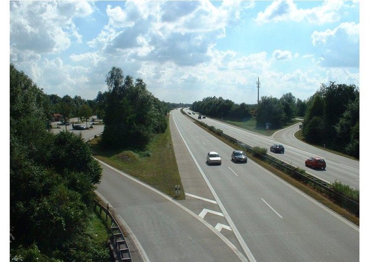Foto saÃ­da e entrada na auto-estrada 