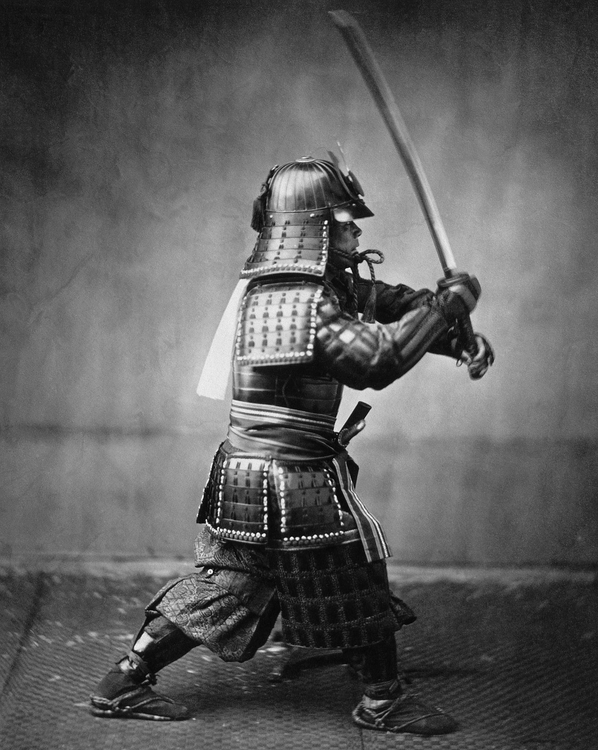 Foto samurai com a espada 