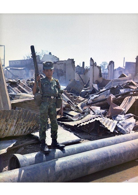Foto soldado crianÃ§a, Vietnam 