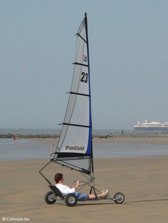 Foto windsurf na areia