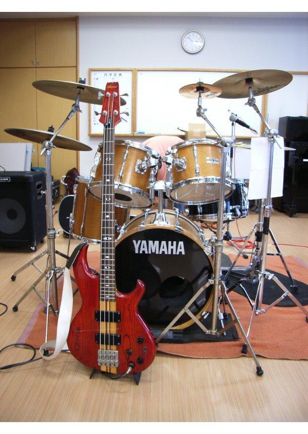 Foto bateria e baixo