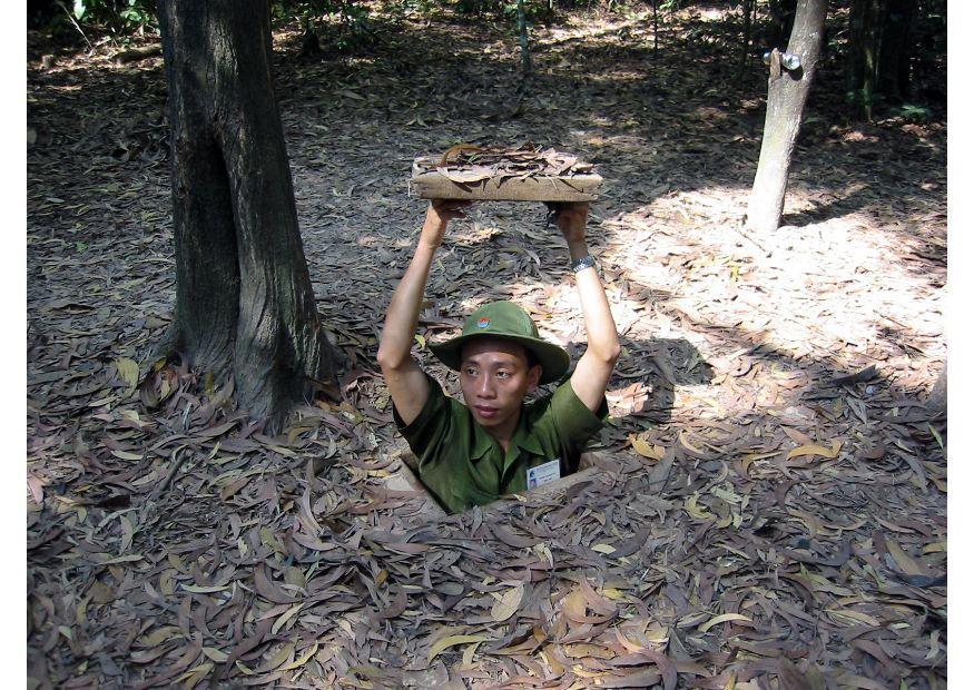 Foto entrada do tAºnel cu chi 