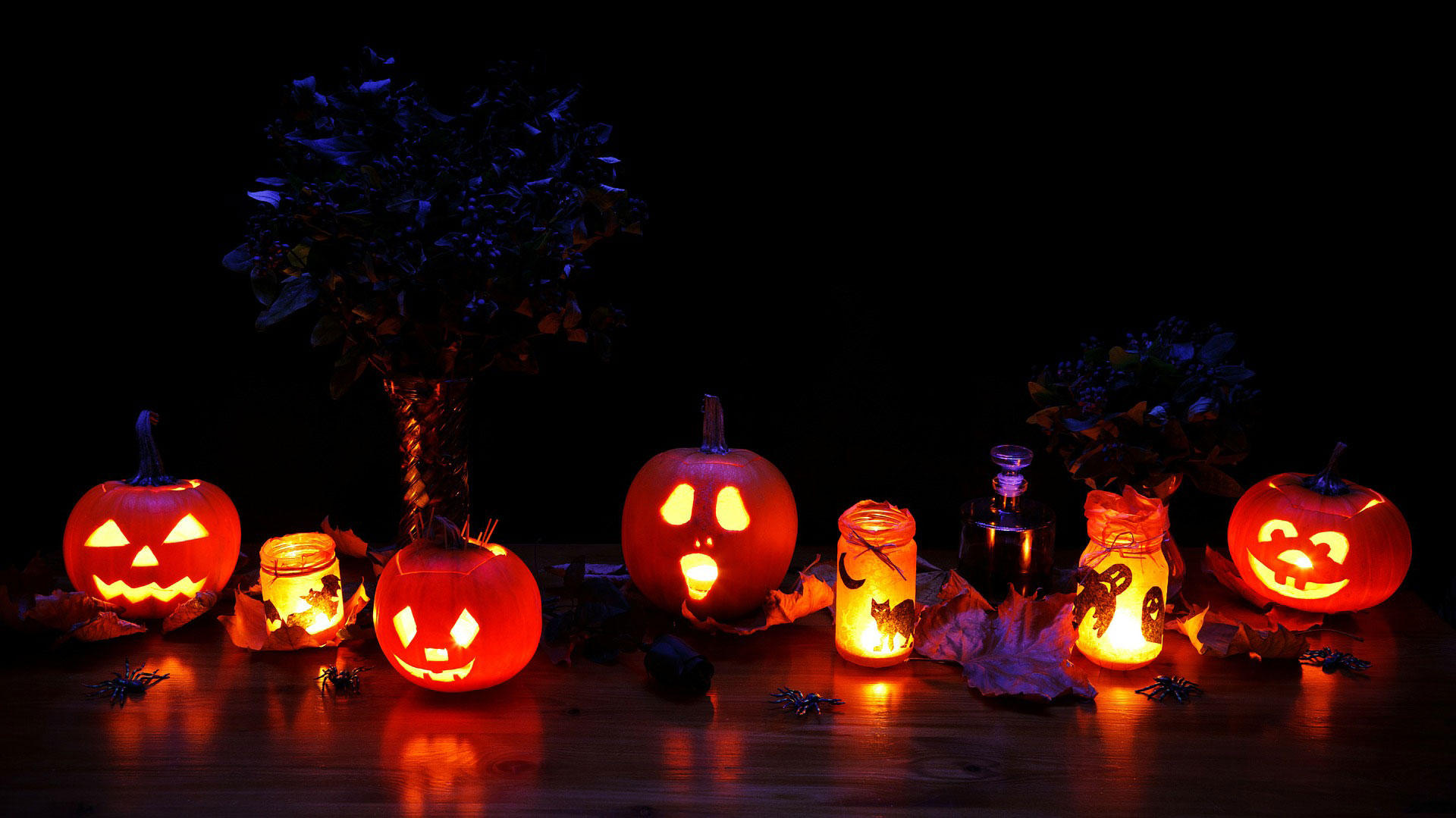 lanternas de halloween Foto lanternas de halloween
