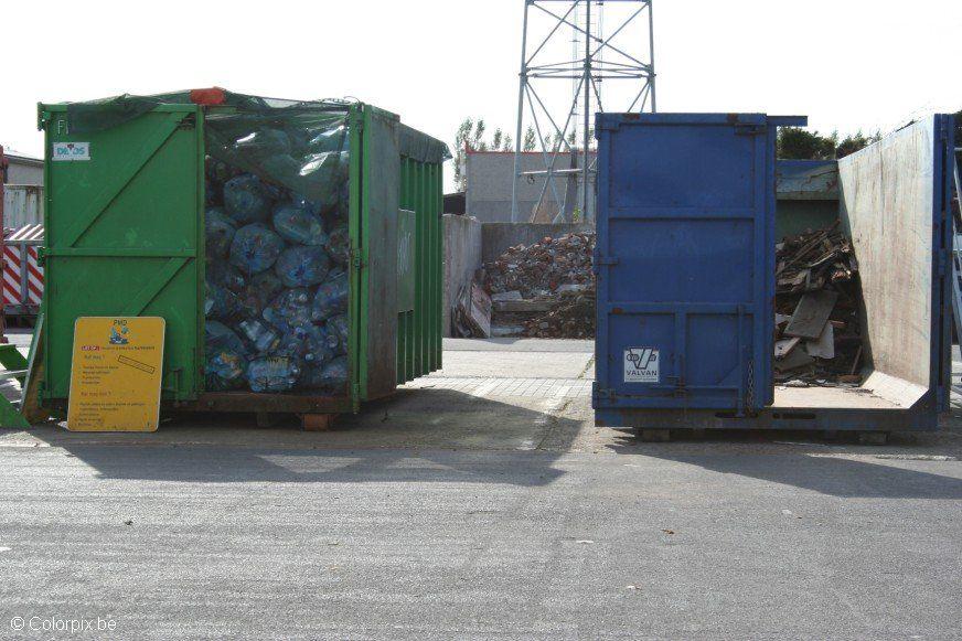 parque de containers Foto parque de containers